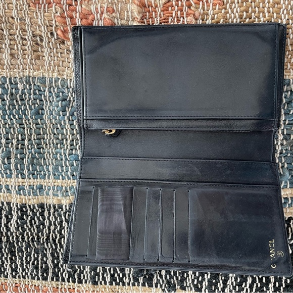 Authentic Chanel Caviar Long Walllet - Picture 6 of 7
